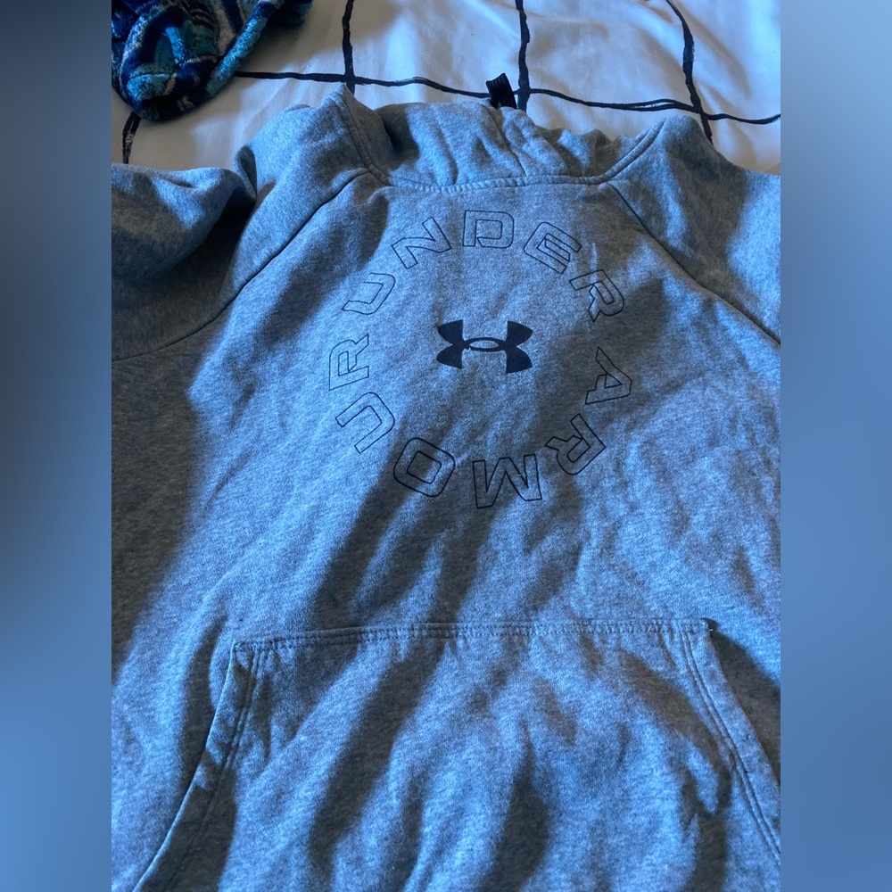Under Armor Sweatshirt